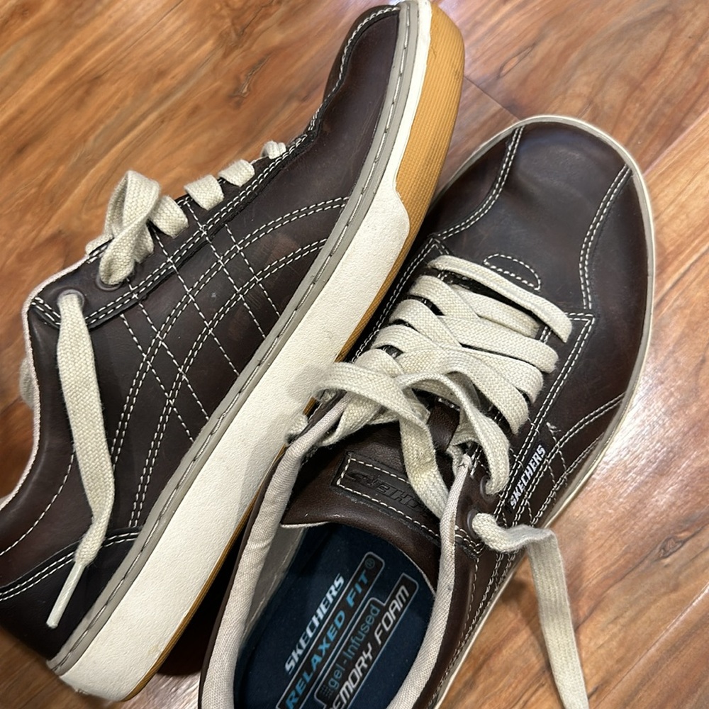 Barely Worn Sketchers Memory Foam Sneakers - image 4